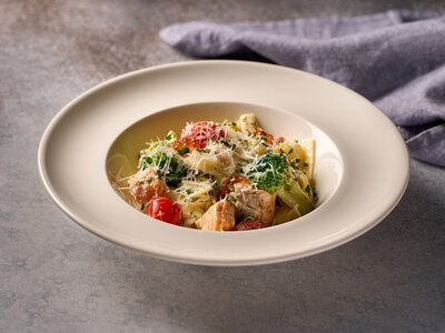 Феттучини с лососем